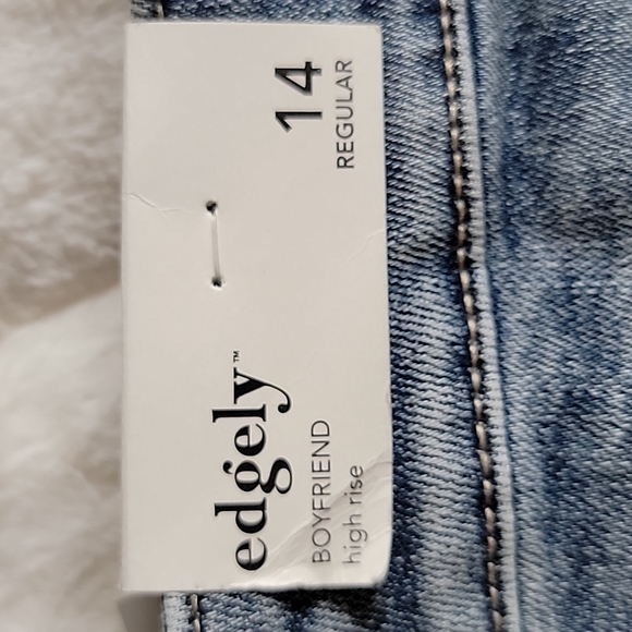 Edgely High Rise Boyfriend - Picture 6 of 6